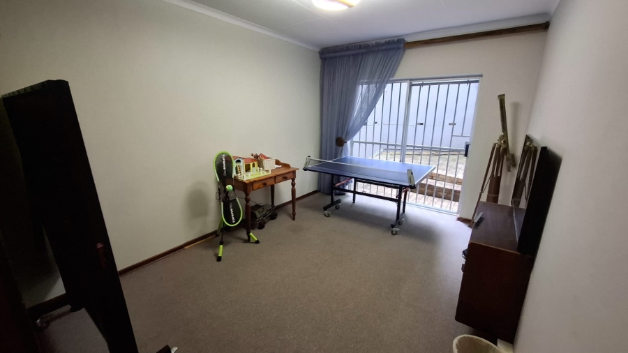 5 Bedroom Property for Sale in Doringkruin North West